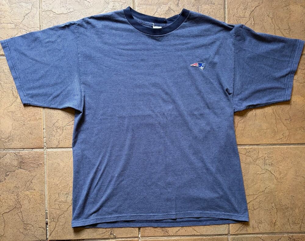 Vintage Logo 7 New England Patriots Embroidered Mini Stripe T-Shirt Made in USA